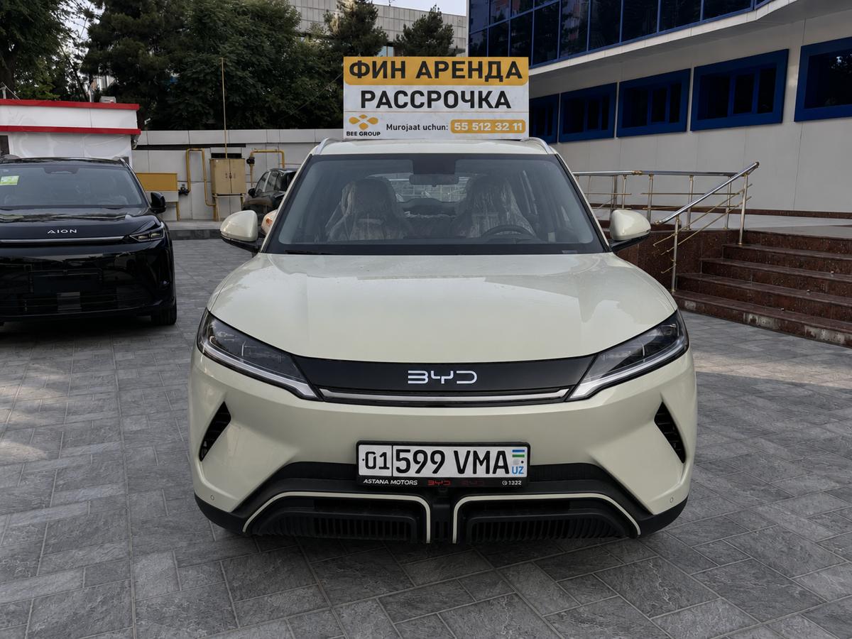 BYD Yuan Up EV salon