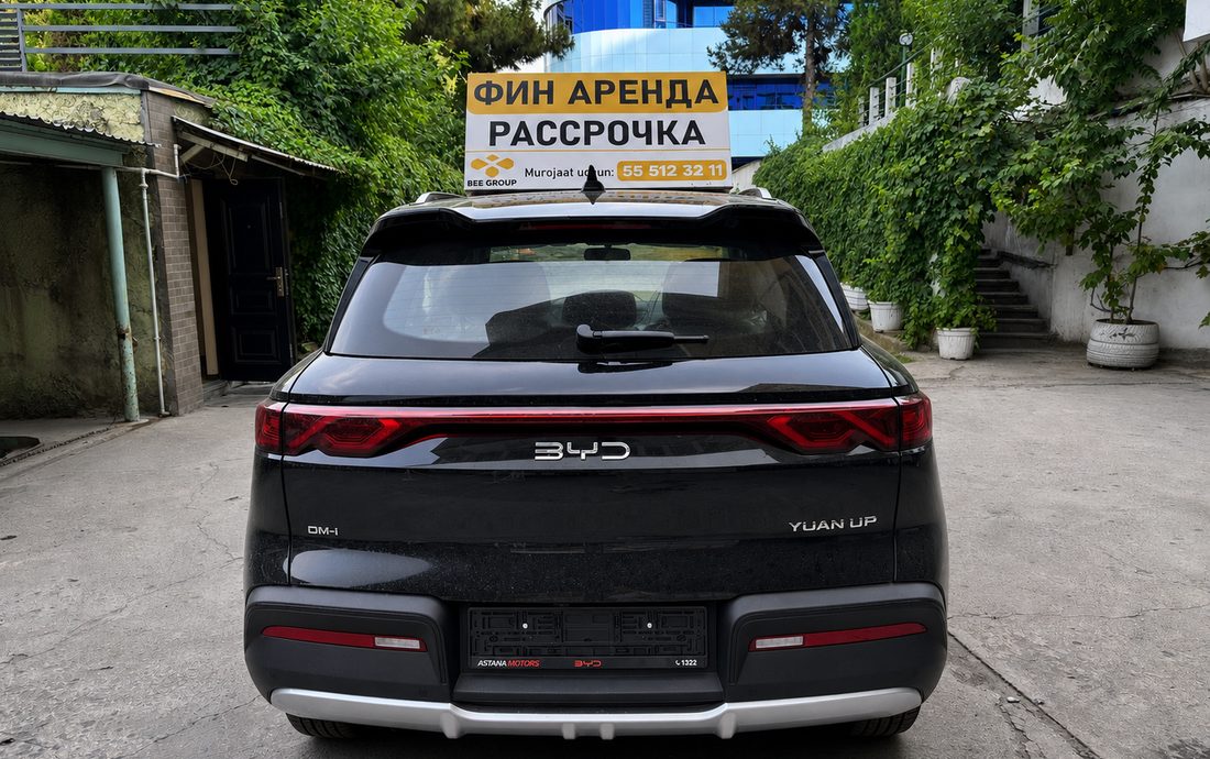 BYD Yuan Up Hybrid (DM-i) nasiyaga Toshkentda — rakurs 3